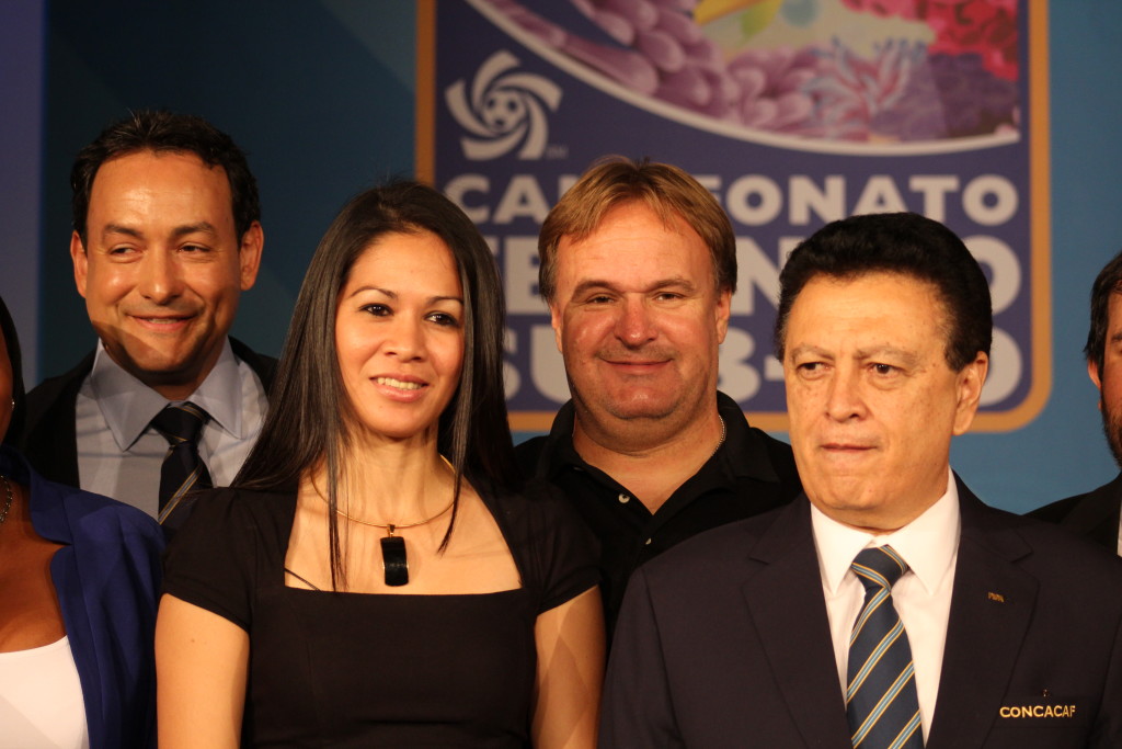 Shirley Perelló junto a Alfredo hawit, presidente de la Fenafuth. Foto HSI/R. Germer