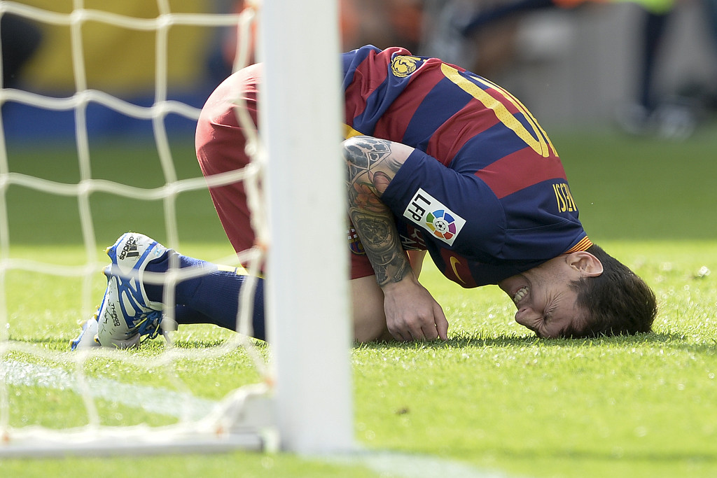 Lionel Messi estará entre los convocados. No hay garantías que llegue pleno después de la lesión. Foto AFP/Josep Lago