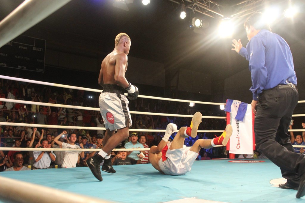 El campeón estará intratable y es la principal atracción de la velada de boxeo en La Ceiba. Foto HSI/GF