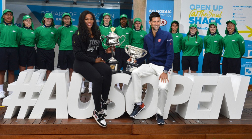 Los reyes de Australia: Serena Williams y Novak Djokovic. Foto AFP/P. Crock