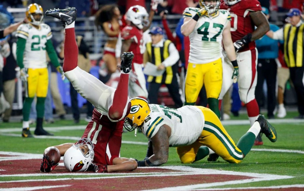 Momento del ultimo Touch Down de Arisona que dejó sin oportunidad a los Packers. Foto AP