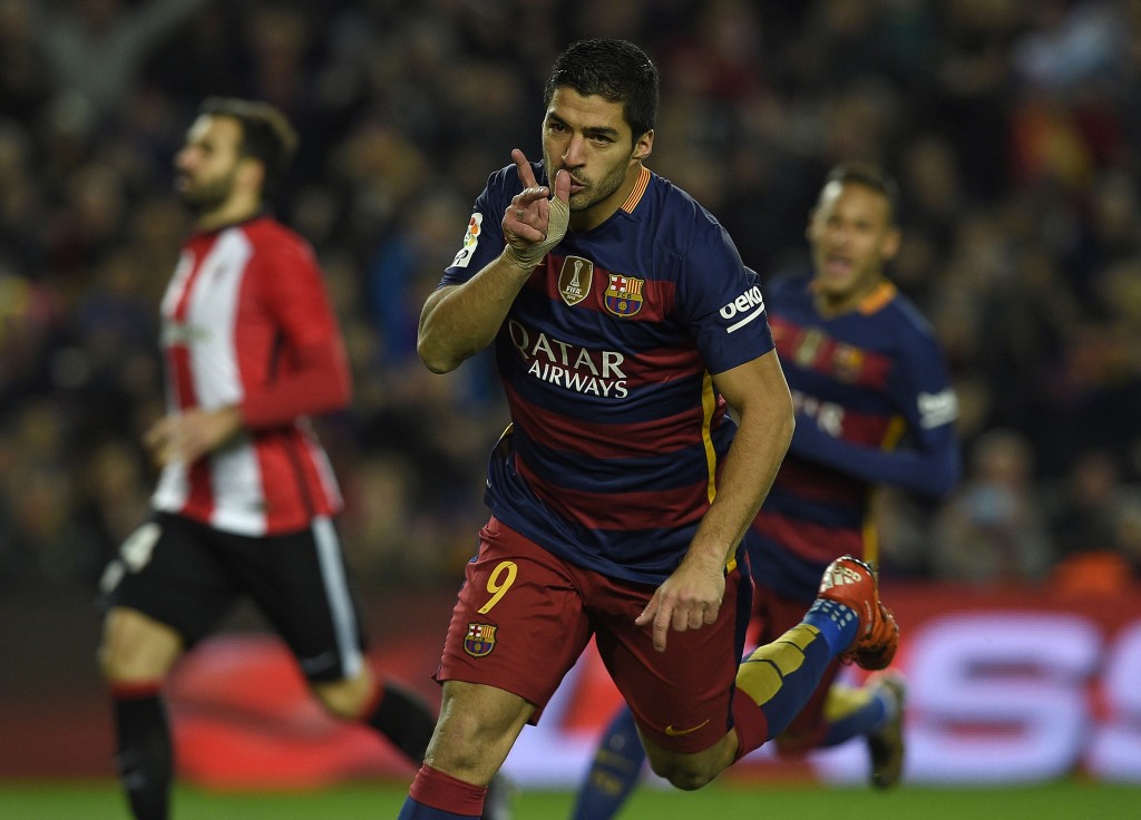 Con tres goles, Luis Suárez se subió al tope de los goleadores. Foto AFP