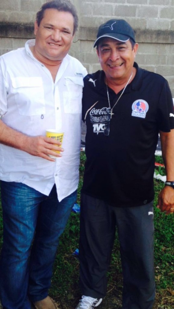 Ricardo Elencoff con Juan Carlos Espinoza en Tocoa. Foto R. Elencoff