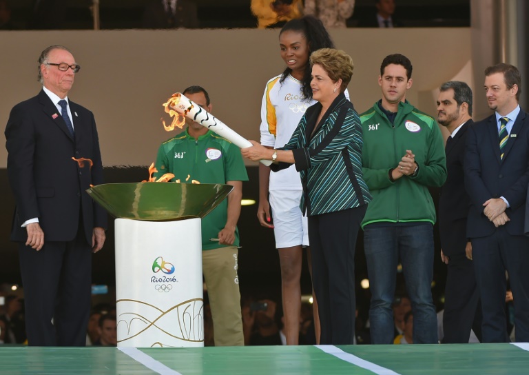 Rousseff "será invitada" a la ceremonia de apertura de Rio-2016