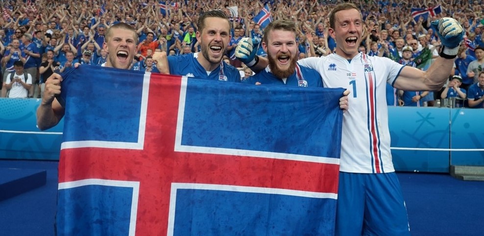 La pasión por el fútbol 'calienta' a la fría Islandia