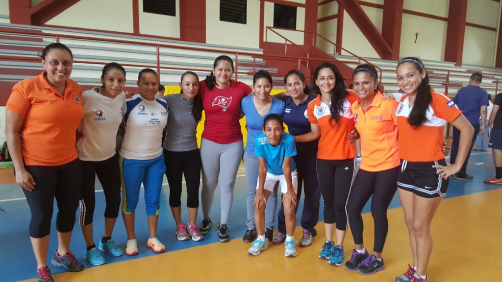 Participantes de la selección de fútbol de la UPNFM.