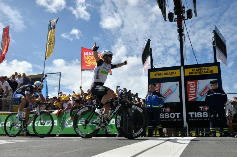 Cavendish gana la primera etapa del Tour y vestirá el maillot amarillo