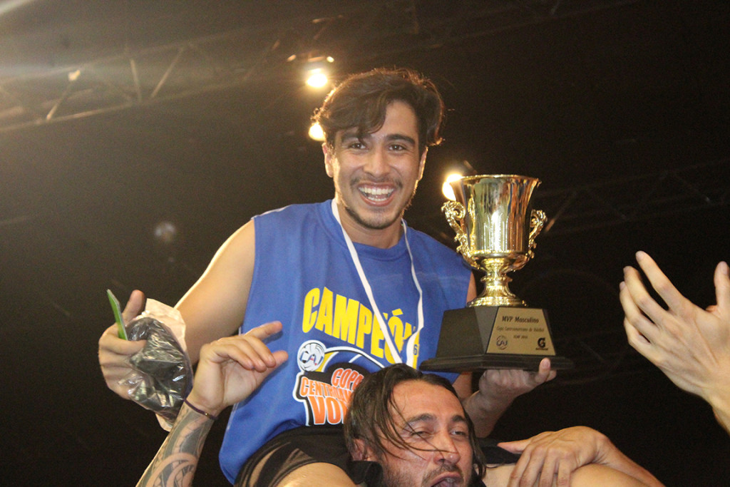 Christian Vargas se consagró MVP de la Copa. Foto HSI
