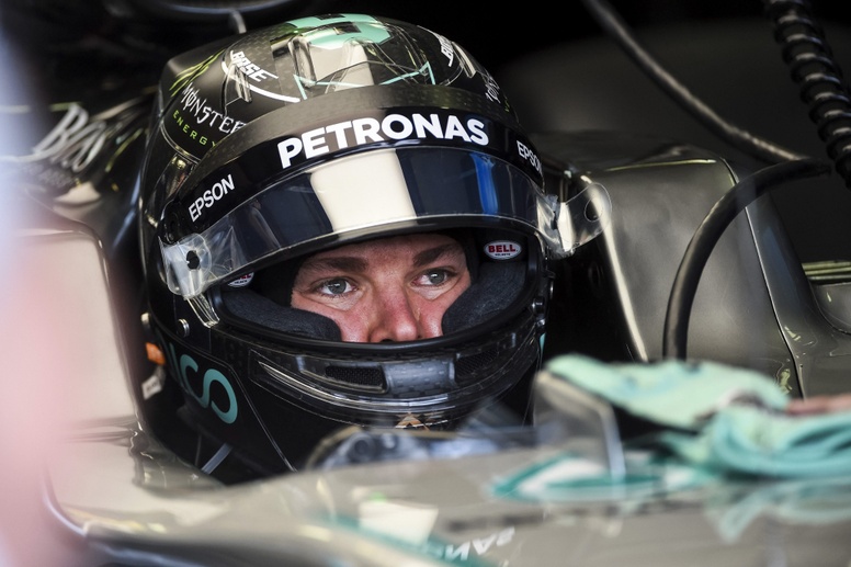 Nico Rosberg, a la caza de Lewis Hamilton en el GP de Singapur