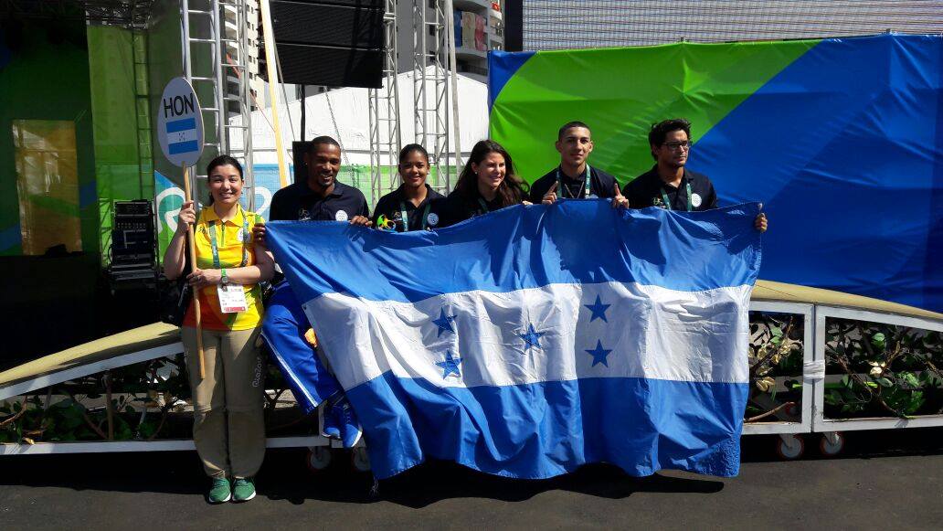 La bandera de Honduras ya está izada en 'suelo olímpico' brasileño