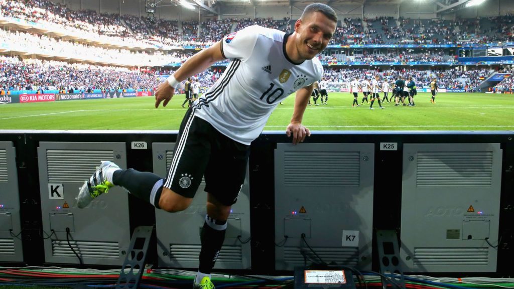 Lukas Podolski también se va la selección alemana, vigente campeona del mundo. Foto Getty/Alexander Hassenstein