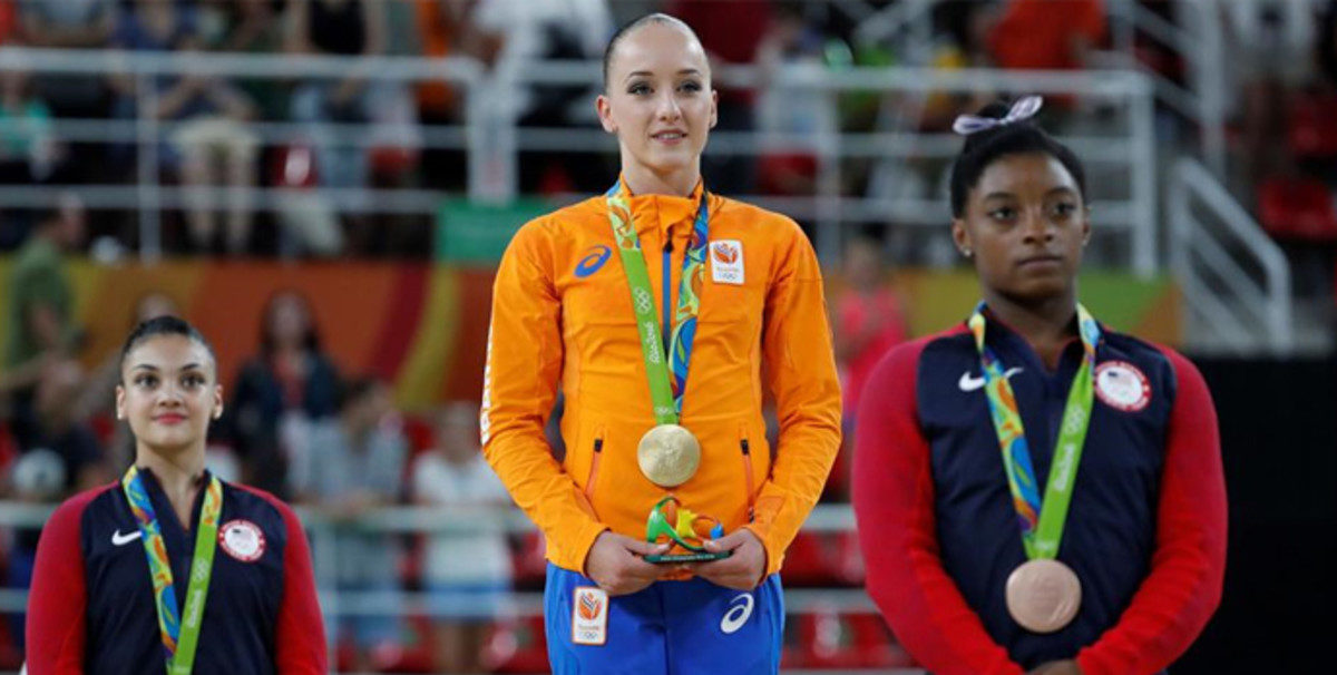 Se queda sin pleno de oros por resbalar Simone Biles en gimnasia