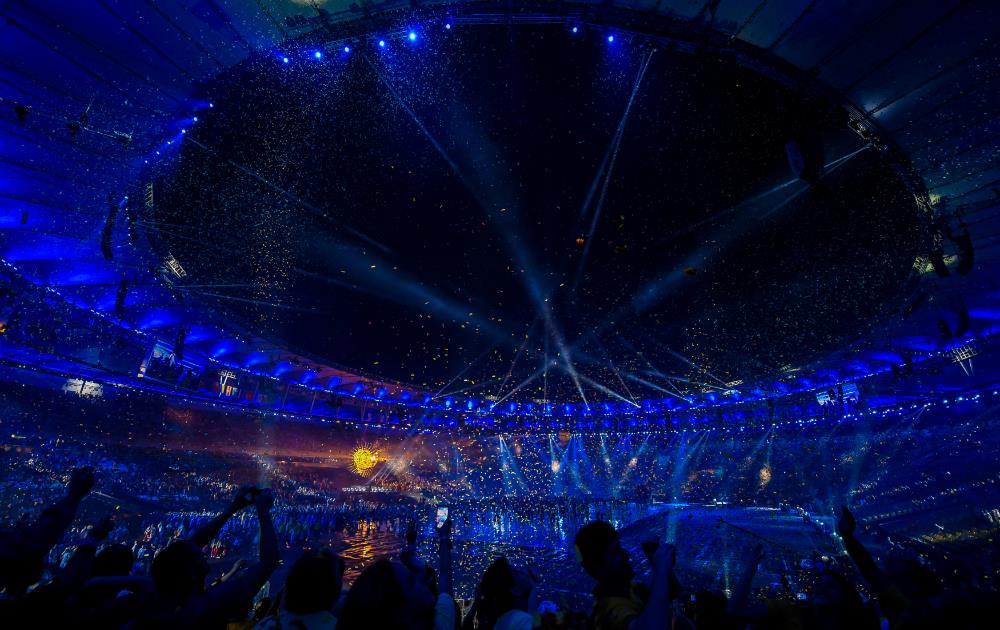 Maracaná da la bienvenida y da color al cielo de Río en los Juegos Paralímpicos