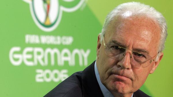 El "Kaiser" Franz Beckenbauer, operado para colocarle un bypass