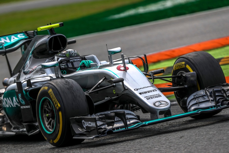Rosberg gana en Monza y mete presión a Hamilton, que fue segundo