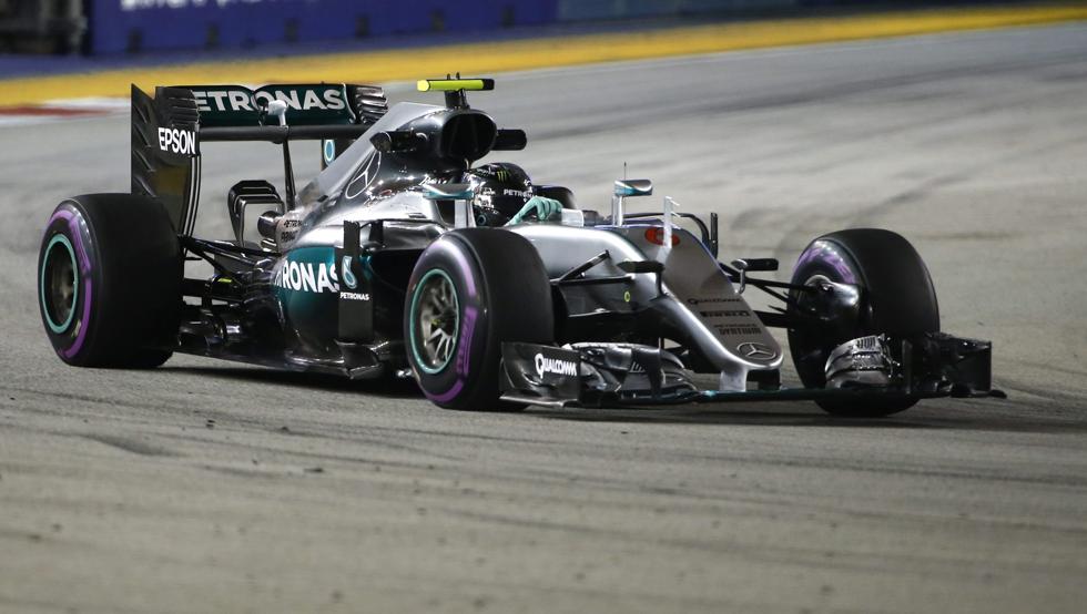 Nico Rosberg se lleva la 'pole position' en el Marina Bay de Singapur