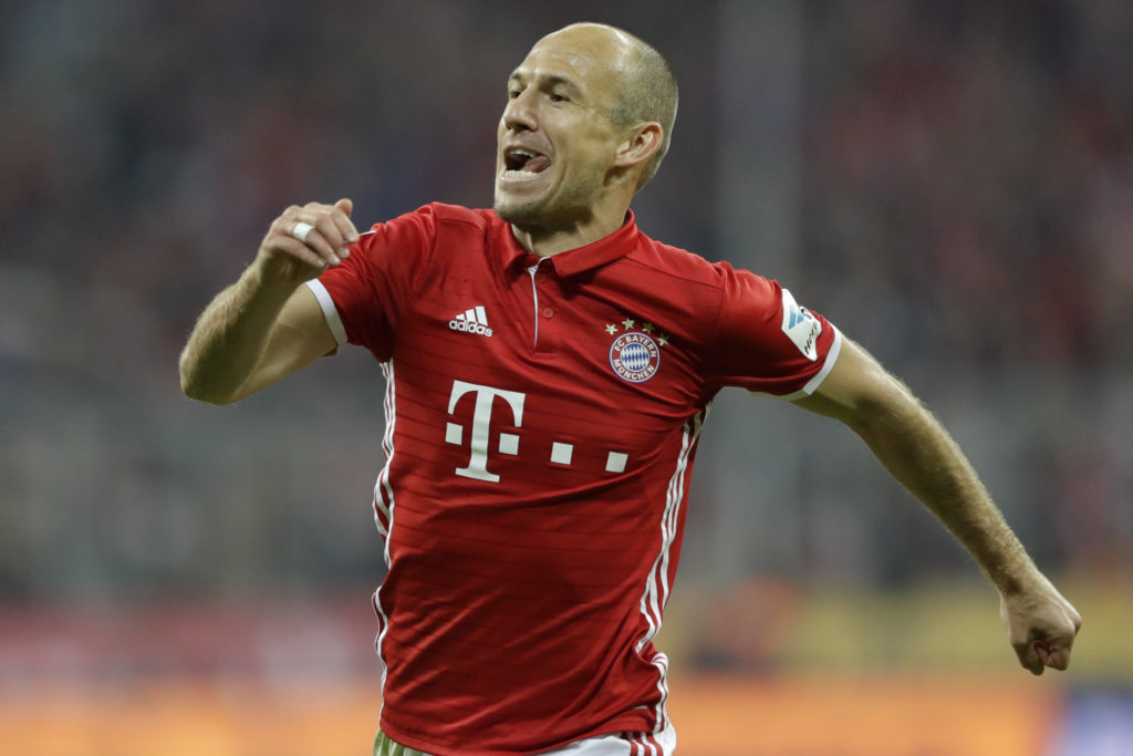Arjen Robben del Bayern Munich festeja tras marcar un gol ante Hertha Berlín. Foto AP/Matthias Schrader