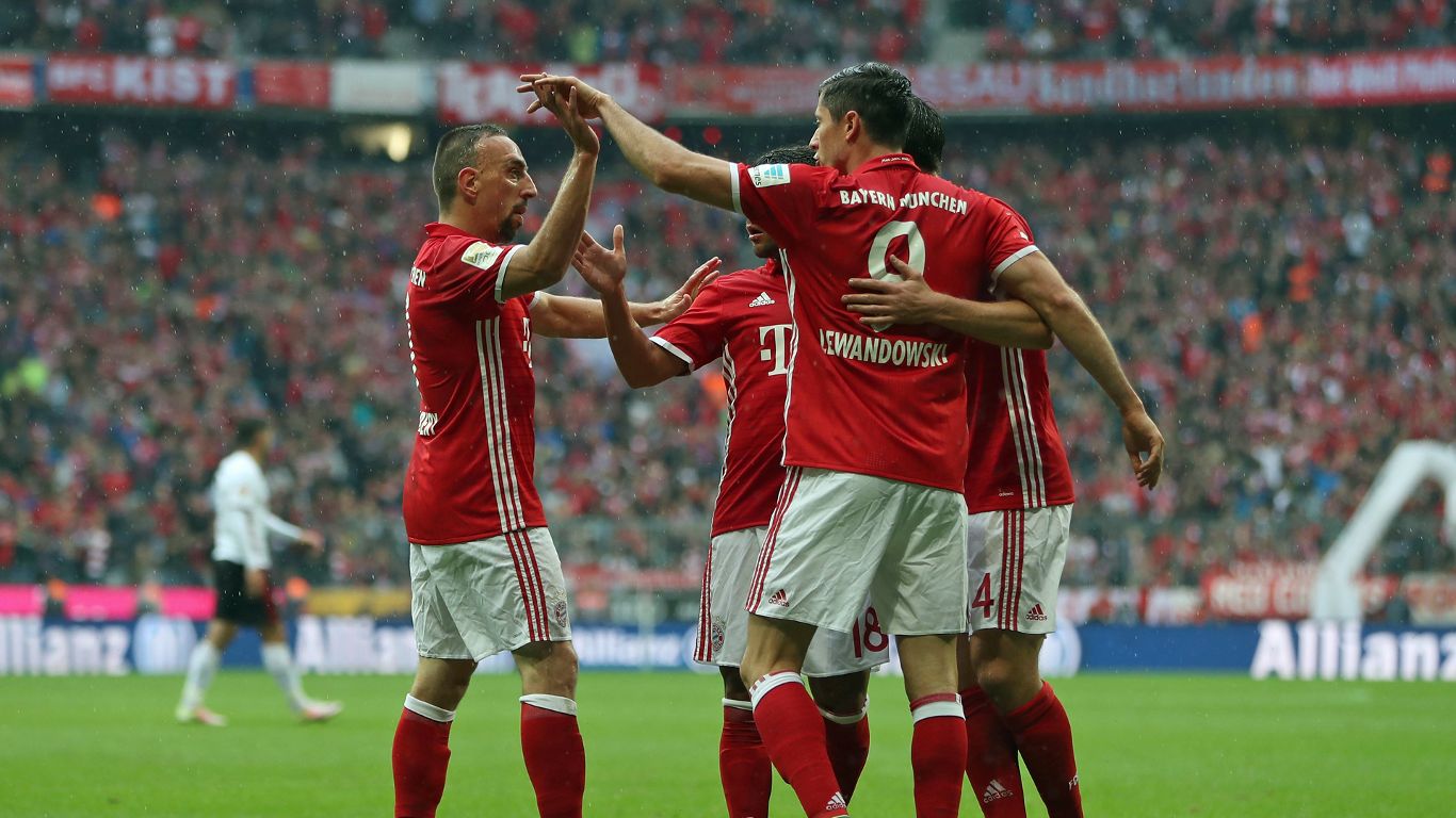 Bayern sigue perfecto pero no ilusiona el juego que mostró en la Bundesliga frente al Ingolstadt