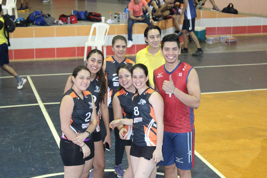Jaguares VC campeonas del torneo de Ke-Fit. Foto HSI