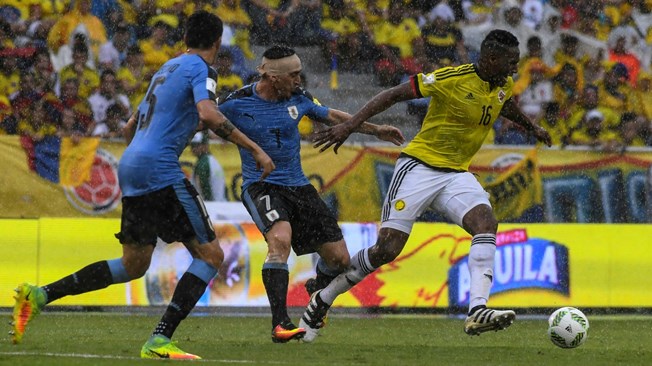 Uruguay firma empate en Colombia mientras Enner Valencia salva a Ecuador