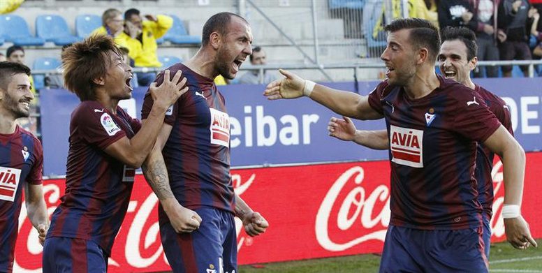 Eibar se come el invicto de un Villarreal sin ambición