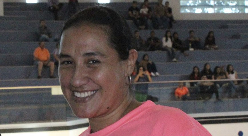 Jenny Álvarez, el rostro detrás del éxito de la Liga de Voleibol del Valle de Sula