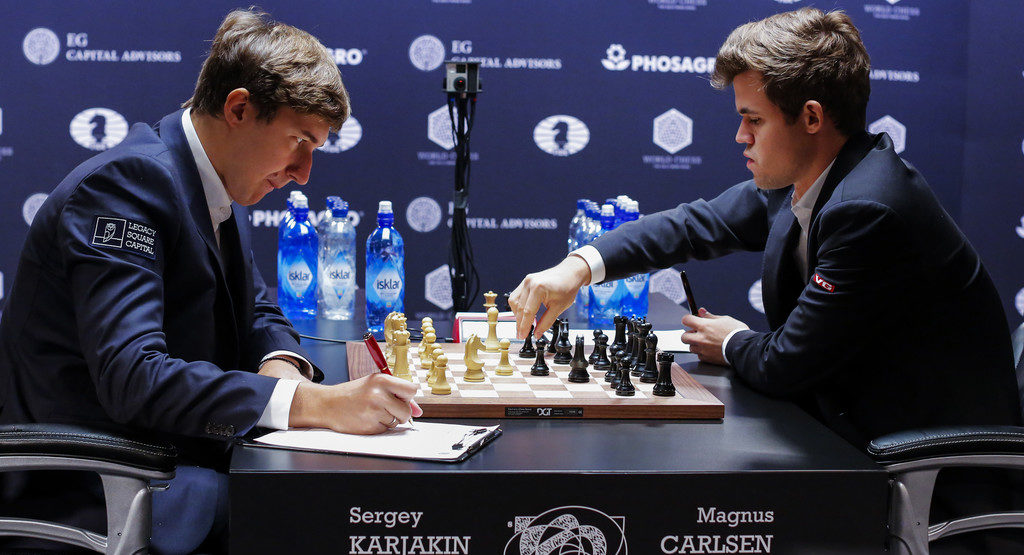Magnus Carlsen toma ligera ventaja sobre Serguéi Kariakin