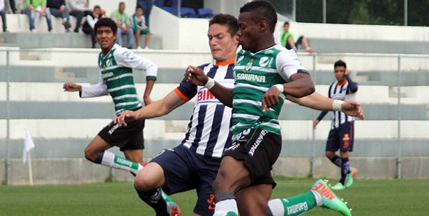 Junior Lacayo juega en amistosos del Tampico Madero contra el Monterrey