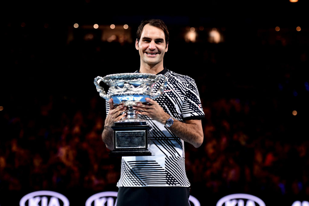 Federer y su romance: las copas. Foto AO