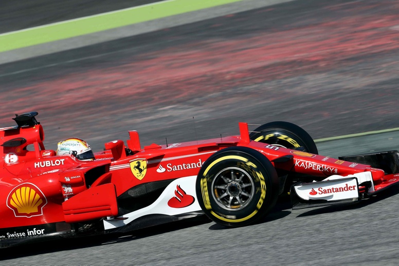 En sesión de banderas rojas para McLaren, Vettel se muestra imponente