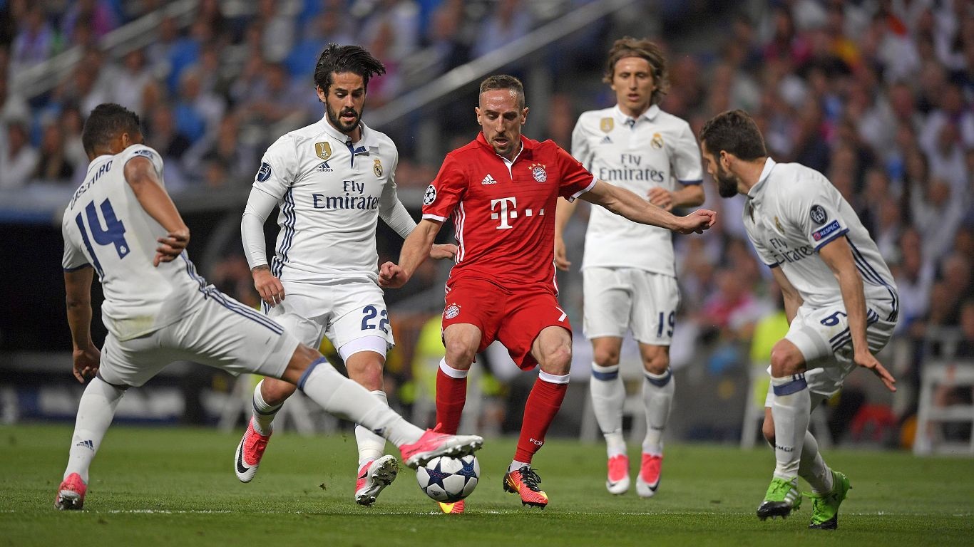 Ante los desaciertos de Kassai, Real Madrid baja el empuje de un Bayern roto