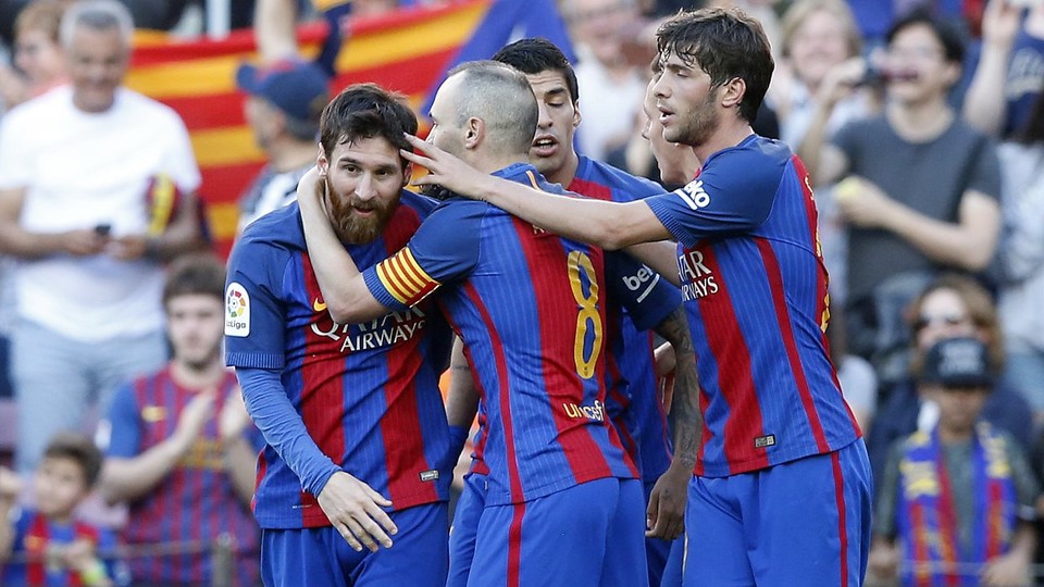 Neymar lidera al Barça en la goleada al Villarreal con Messi de "killer"