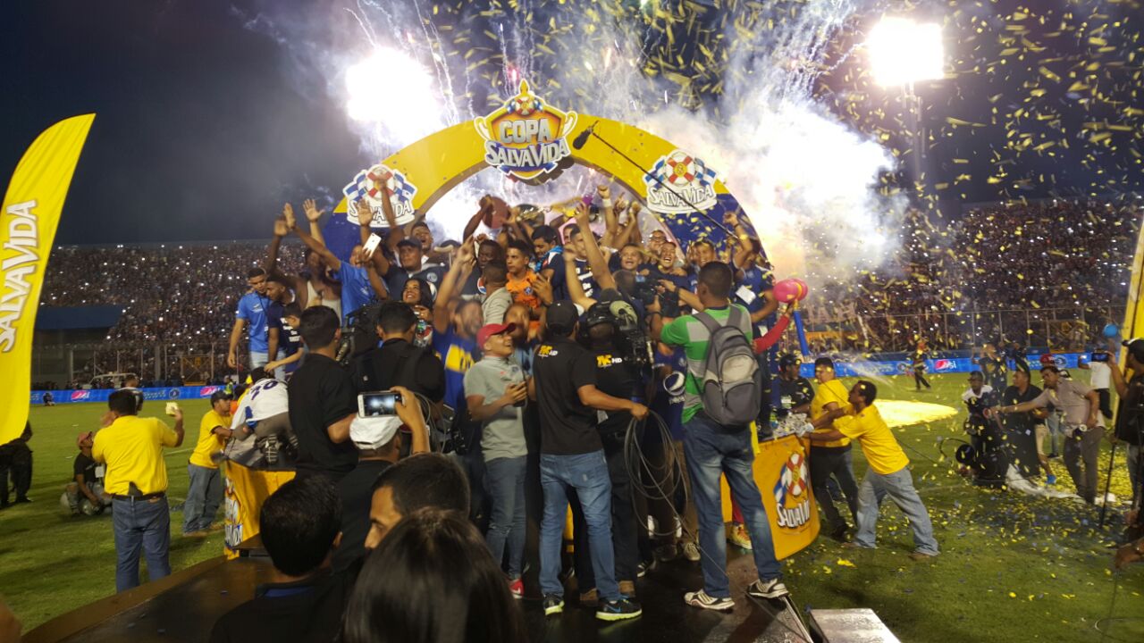 Motagua se proclama Bicampeón de Honduras. Incidentes previos dejan luto en el fútbol catracho