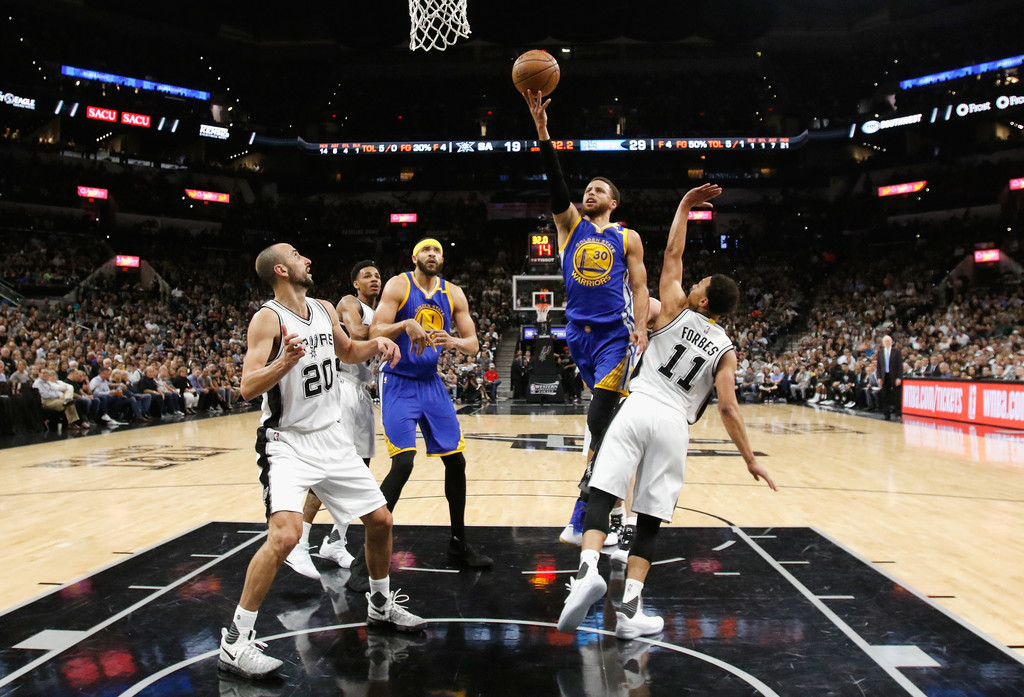 Los playoffs de la NBA arrancan con Spurs-Warriors como estelar