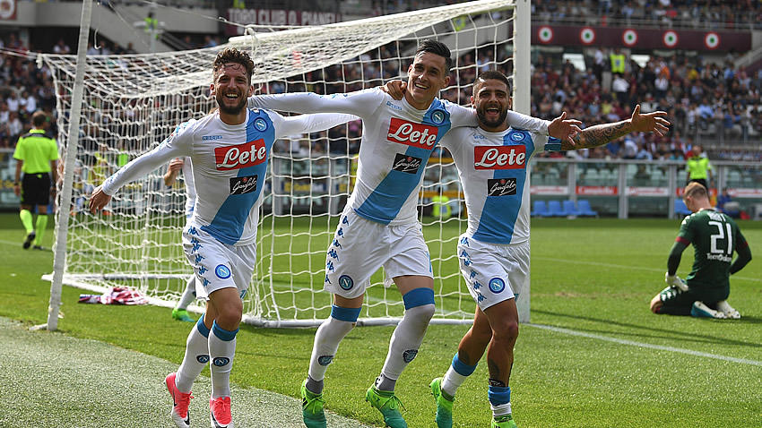 Nápoles golea al Torino en una intensa jornada de la Serie A donde el Milán apenas empata
