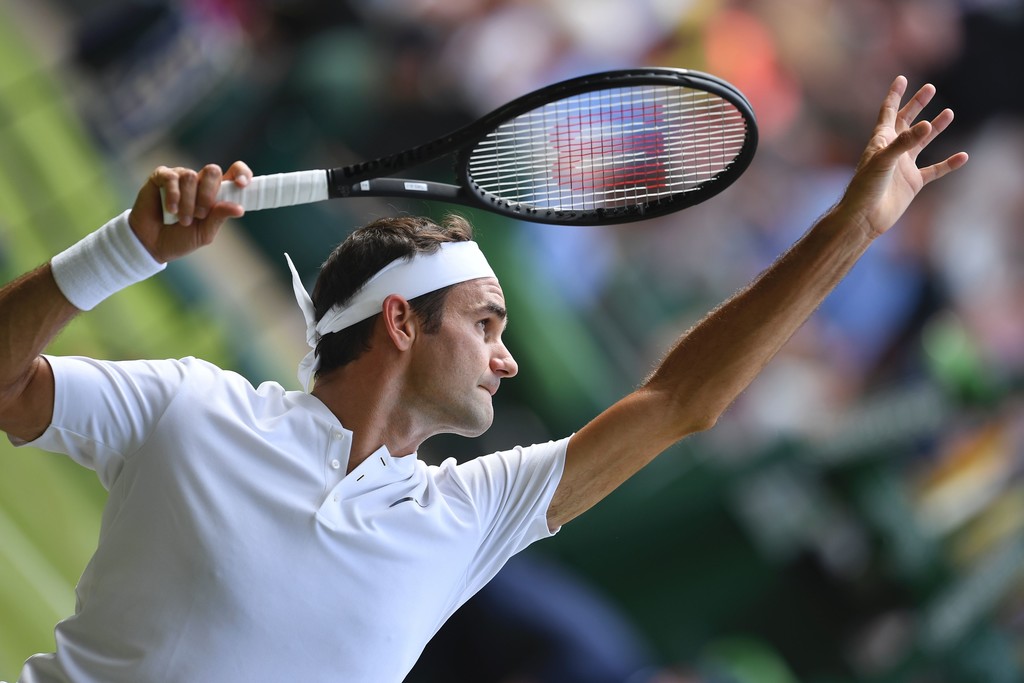 Federer avanza a segunda ronda por abandono de Dolgopolov