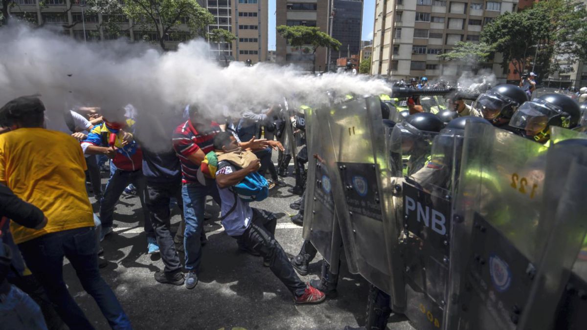 Mueren dos futbolistas durante las protestas contra Constituyente en Venezuela