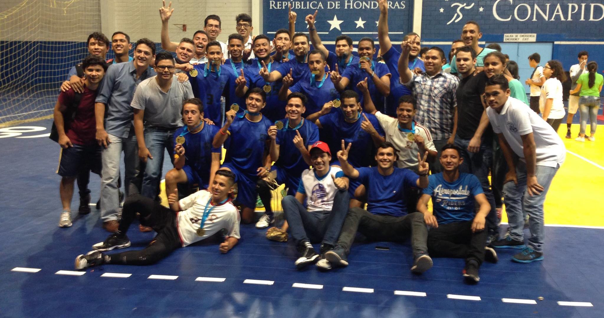 Pumas se lleva el campeonato de voleibol de Segunda División capitalina