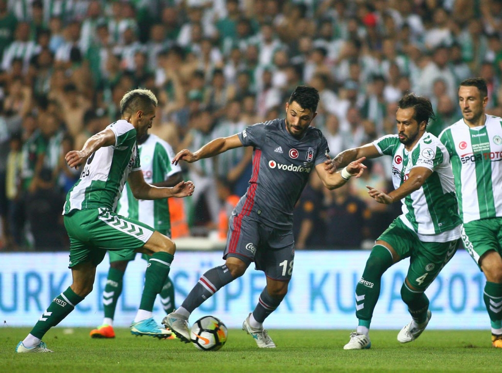 Besiktas cede ante el Konyaspor la Supercopa de Turquía por error de Pepe