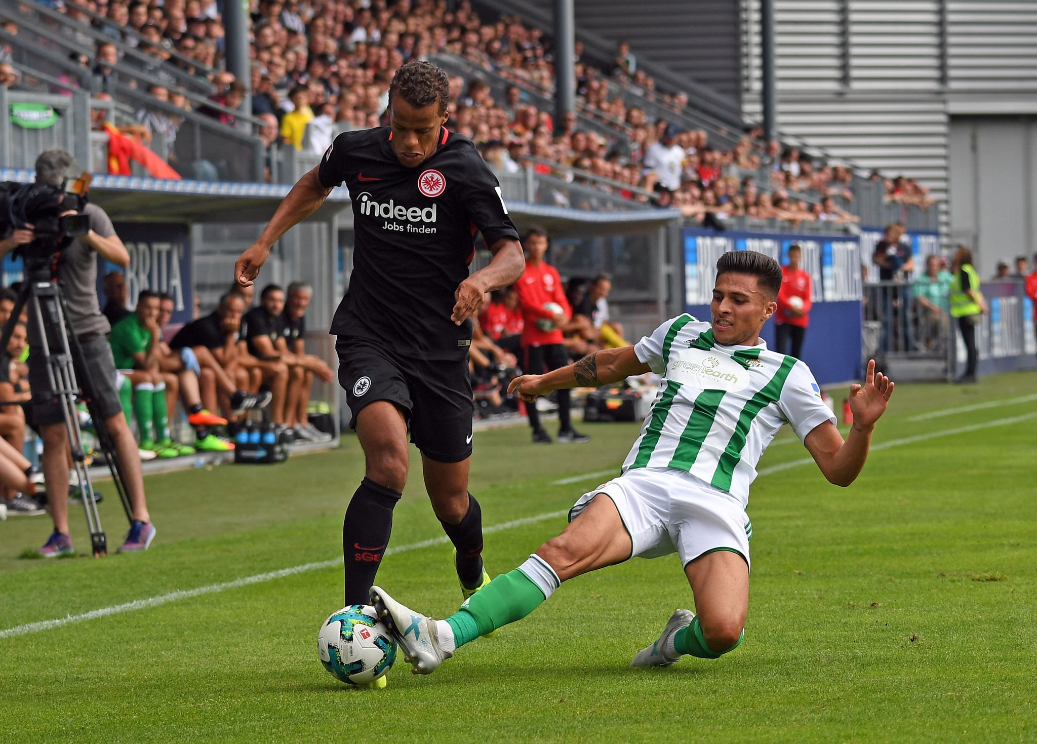 Eintracht y Bayer salen bien librados de sus amistosos contra los españoles