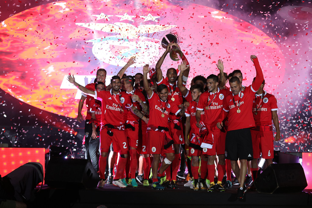 Benfica se corona Supercampeón de Portugal frente al Vitòria