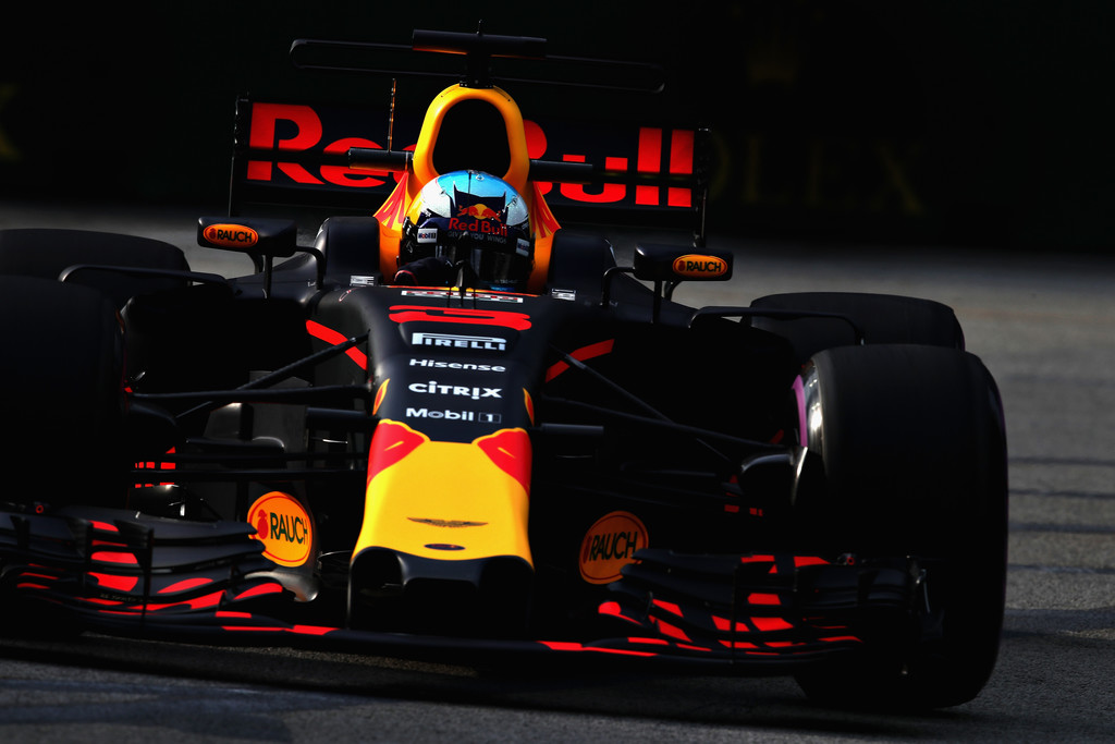 Ni Vettel ni Hamilton, Ricciardo y Red Bull dominan ensayos en Singapur