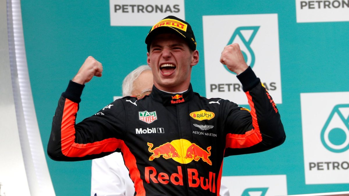 Verstappen festeja sus 20 años ganando el GP de Malasia. Vettel sale vivo