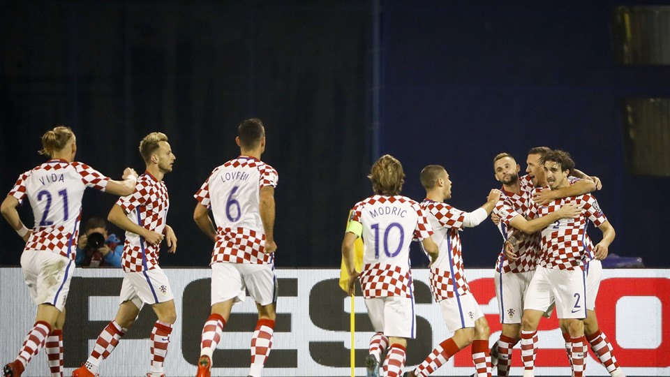 Croacia golea a Grecia y acaricia el Mundial; Suiza da un gran paso