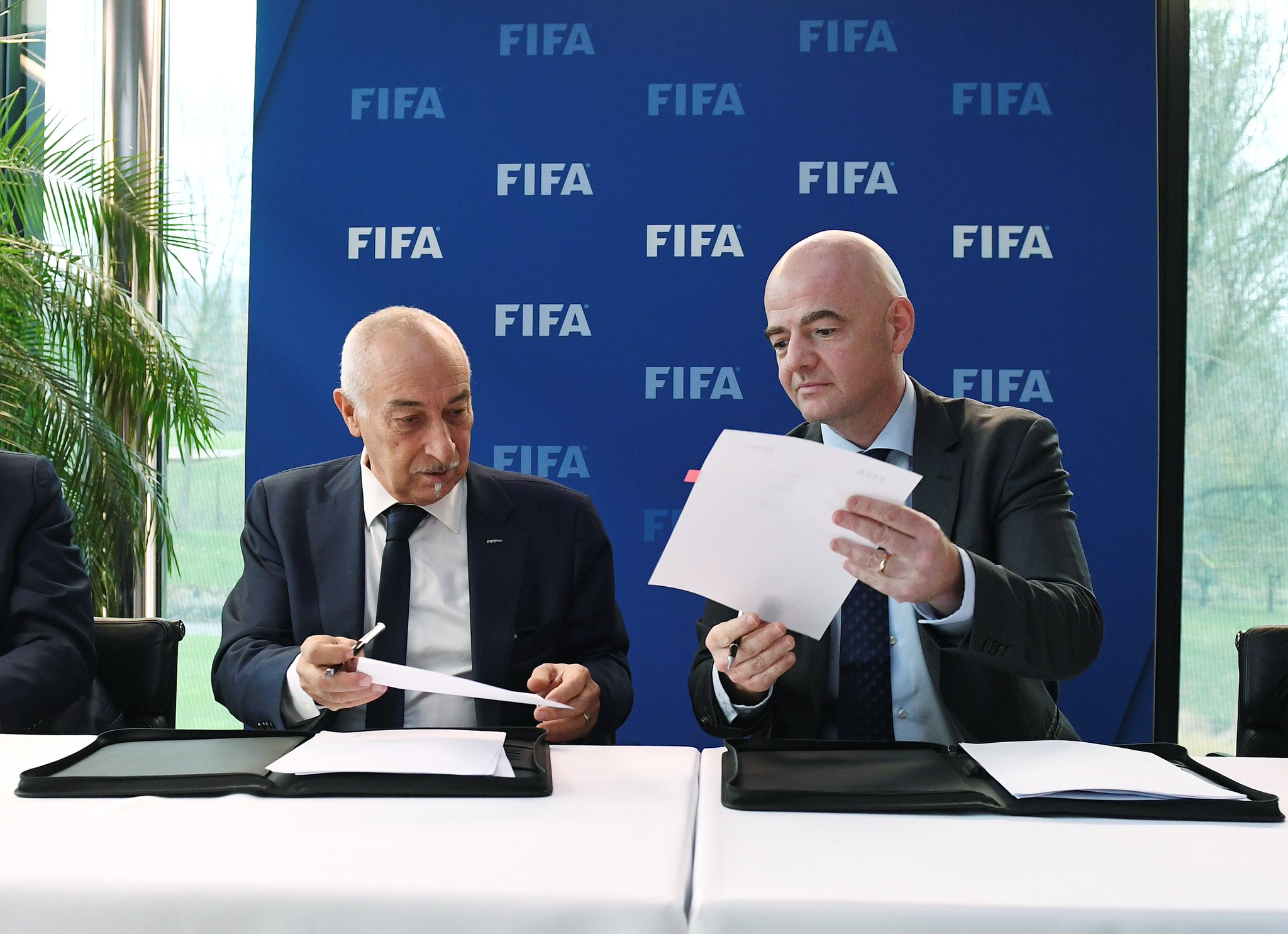 Nuevas reglas de la FIFA ponen en jaque a los clubes