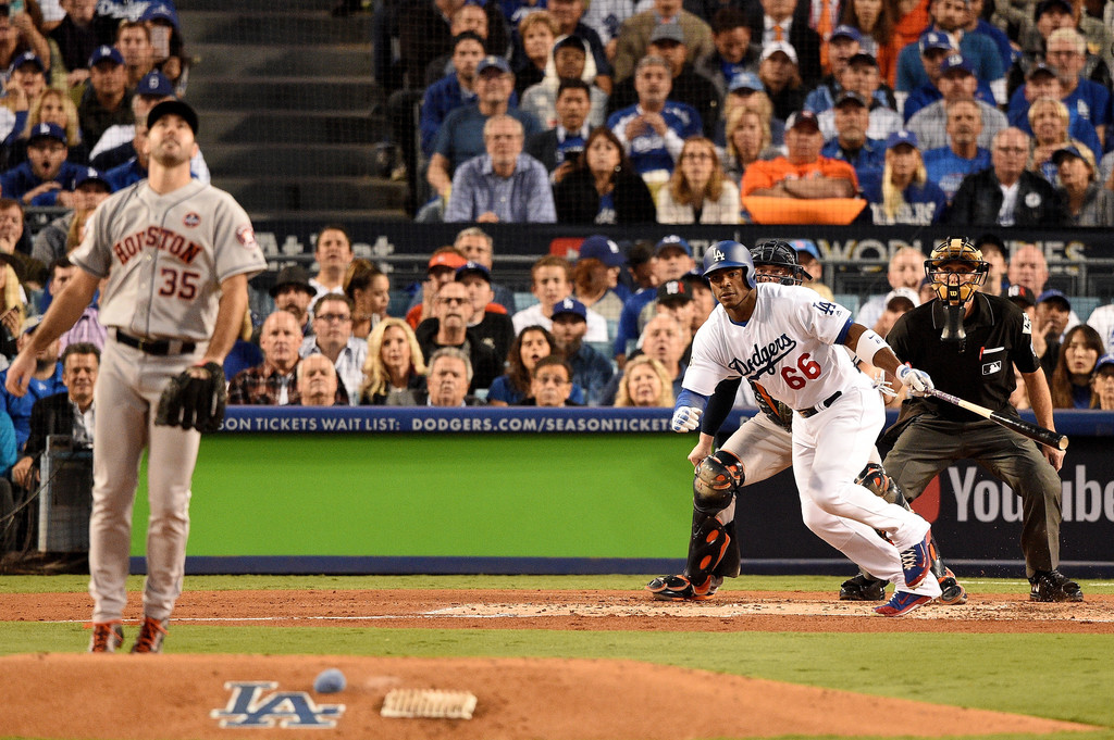 Dodgers doblegan a Astros y fuerzan séptimo juego de la Serie Mundial