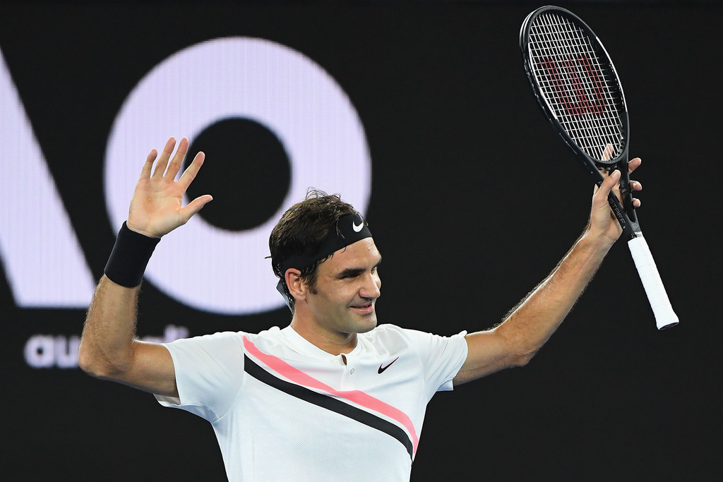 Federer y Djokovic en octavos, Kerber da cuenta de Sharapova