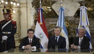 Argentina, Uruguay y Paraguay se unen para organizar el Mundial-2030. AFP