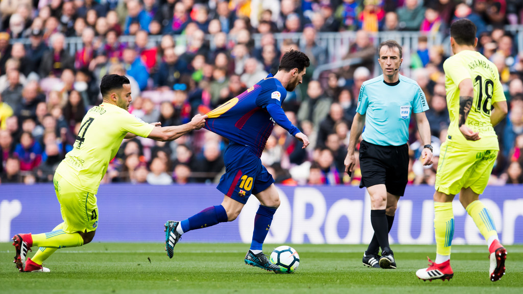 El Getafe detiene al Barcelona y pone La Liga con un ápice de emoción