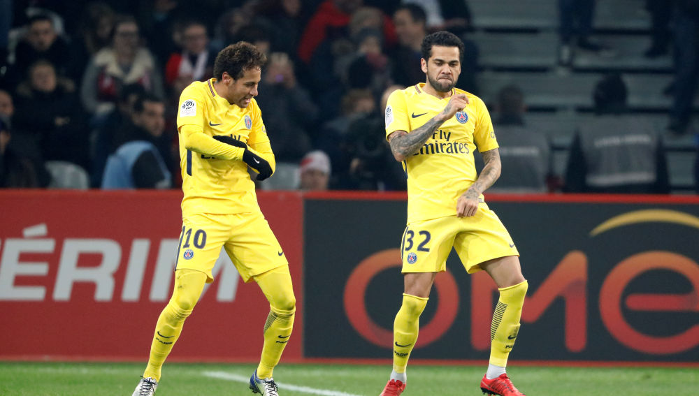 A ley de golpes, el PSG golea al Lille y avisa al Madrid